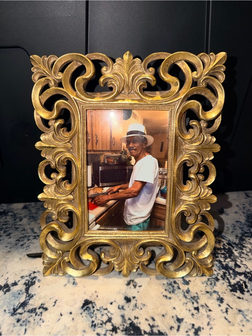 Ornate Gold Scroll Picture Frame 5x7 Baroque Style Tabletop Photo Frame